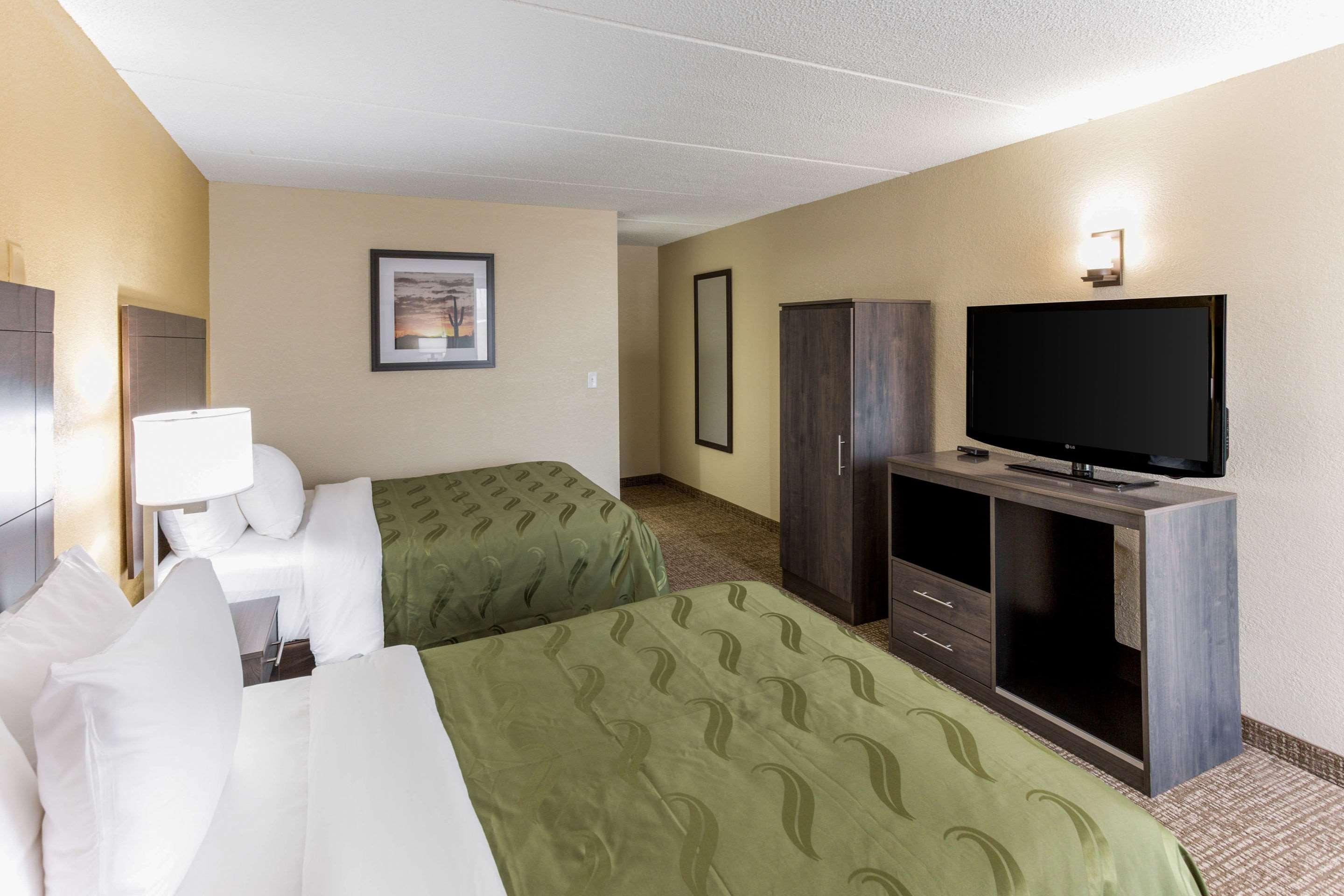 Quality & Hotel Plattsburgh