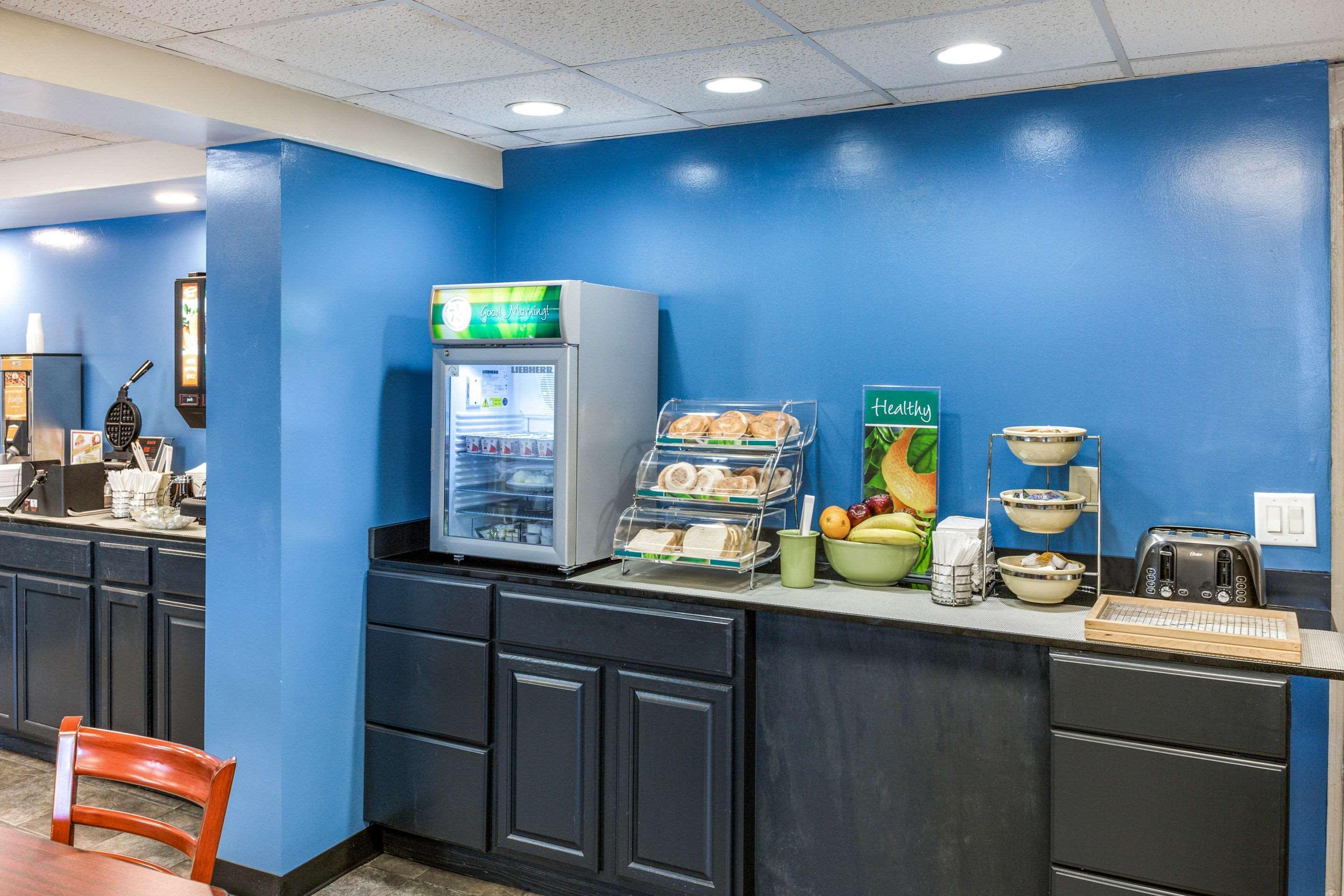 Quality & Hotel Plattsburgh