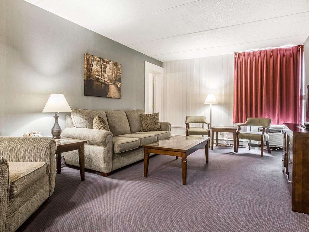 Quality & Hotel Plattsburgh